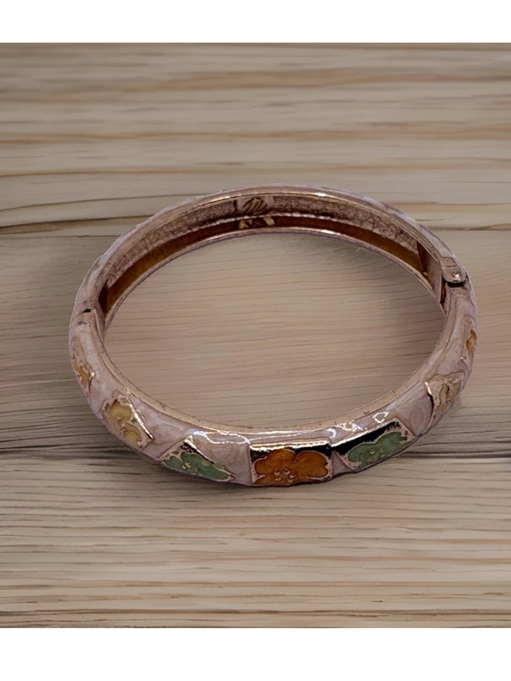 Vintage Jiu Long Xing Cream Floral Peach Green Enamel Bracelet Hinged 6.5”